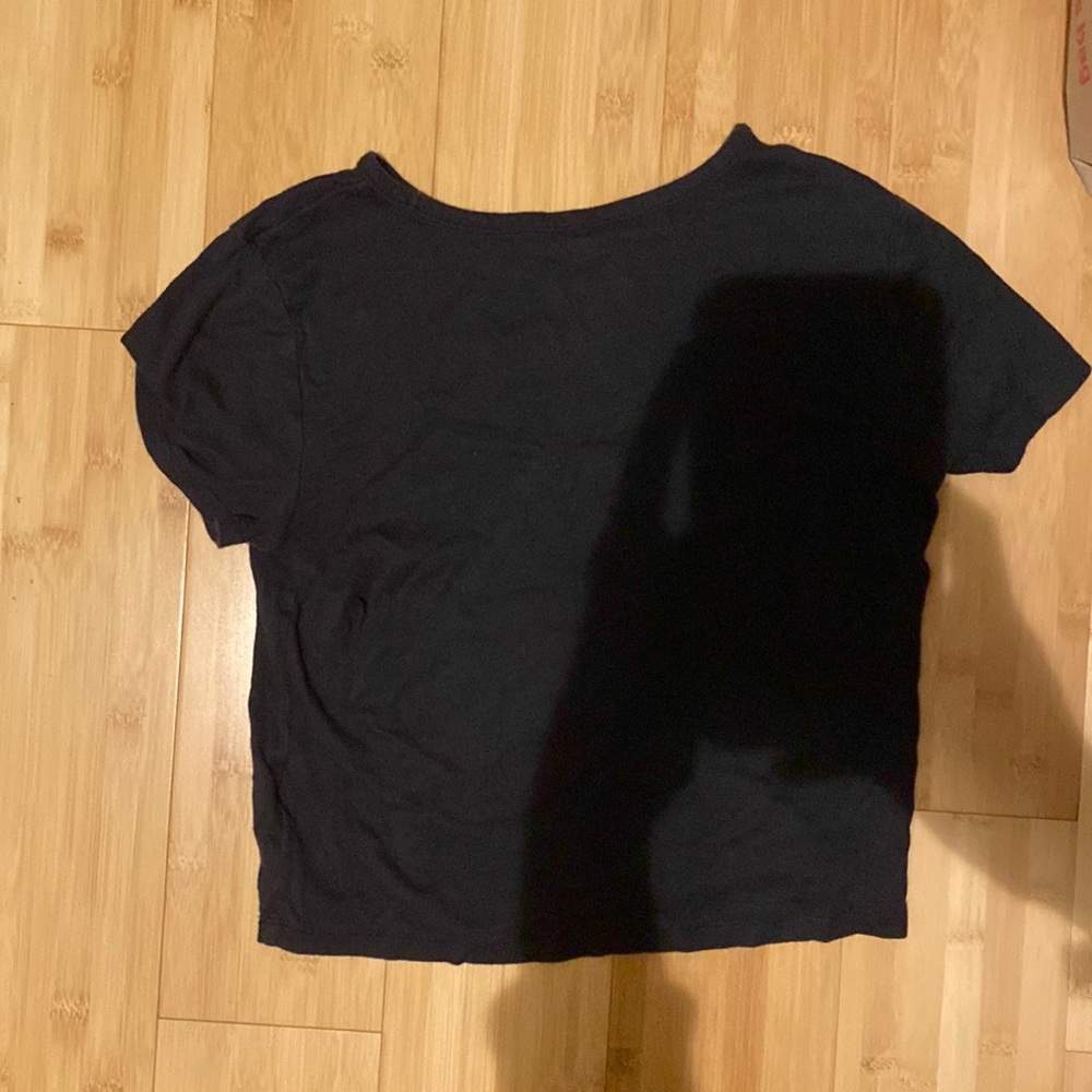 Black tee